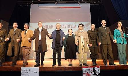 Adalet ve Demokrasi Haftası etkinlikleri kapsamında Ankara Birlik Tiyatrosu oyuncuları
