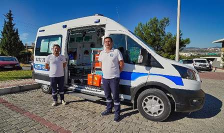 Hasta Nakil Ambulansı ve Engelli Hasta Aracı’yla yurttaşları hastanelere ulaştıran