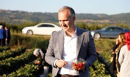 Şehrin tarım faaliyetlerinin de yönetildiği İnegöl Belediyesi Muhtarlık İşleri Müdürlüğü’nün