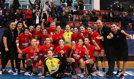 İzmir Büyükşehir Belediyesi Gençlik ve Spor Kulübü Hentbol Kadın Takımı,
