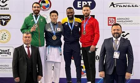 Kocaeli Büyükşehir Belediye Kağıtspor’un milli yıldızları Yunanistan’da Ay Yıldızlı bayrağı