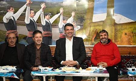 Kartepe Belediye Başkanı Av.M.Mustafa Kocaman, Kartepe Erzurumlular Derneği’nin misafir oldu.