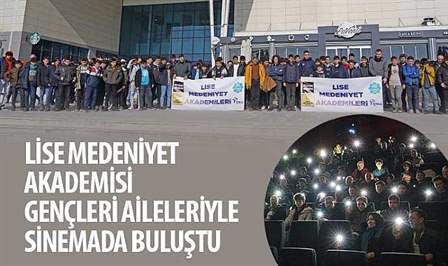 Konya Büyükşehir Belediyesi Lise Medeniyet Akademileri, öğrencileri aileleriyle birlikte sinema