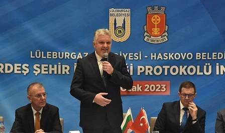 Lüleburgaz Yıldızları Kadın Akademisi’nde Bulgaristan’ın Haskovo Belediyesi ile imzalanan kardeş