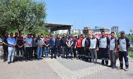 Torbalı Belediyesi Başkanı Mithat Tekin, belediyede çalışan personel maaşlarının en