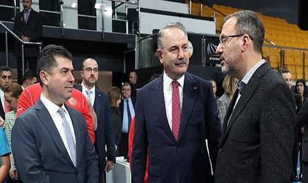 Gençlik ve Spor Bakanı Dr. Mehmet Muharrem Kasapoğlu, VakıfBank Spor