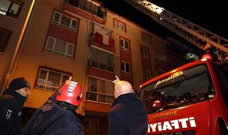 Keçiören Kanuni Mahallesi’nde dün akşam saatlerinde çıkan yangın itfaiye ekiplerinin