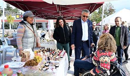 Kemer Belediye Başkanı Necati Topaloğlu, Kemer Belediyesi tarafından düzenlenen yeni
