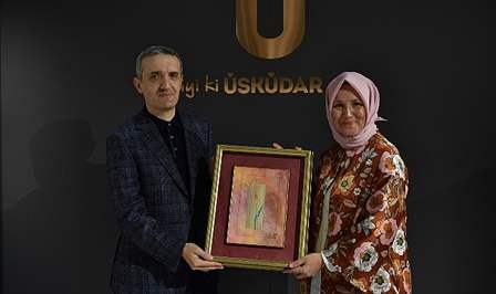 Tezhip sanatçısı Berna Karabulut ve 11 öğrencisinin 64 eserden oluşan