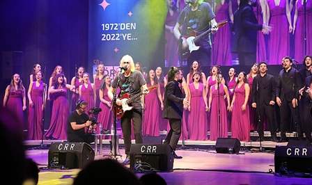 YÖRET VAKFI, 50. Yılını Sunay Akın’ın özel performansı, Bulutsuzluk Özlemi