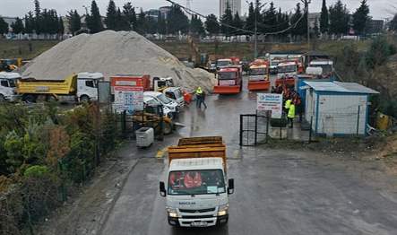 Bağcılar Belediyesi, kuvvetli kar yağışının beklendiği ilçede hayatın normal seyrinde