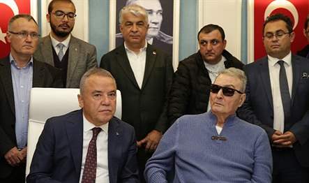 Antalya Büyükşehir Belediye Başkanı Muhittin Böcek, CHP eski Genel Başkanı