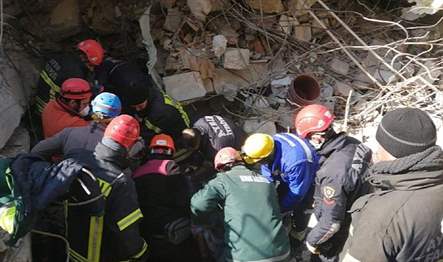 Türkiye’yi yasa boğan deprem sonrası yardım faaliyetlerini aralıksız sürdüren Bayraklı