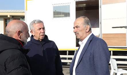 Mudanya Belediye Başkanı Hayri Türkyılmaz, Kahramanmaraş, Hatay ve Mersin’de depremzedelere