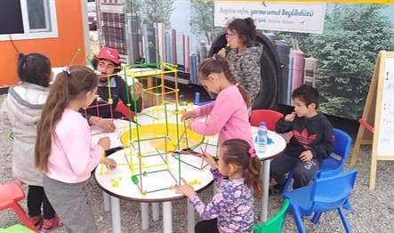 Beylikdüzü Belediyesi, Hatay İskenderun’daki çadır kentte yaşayan depremzede çocukların yaşadığı