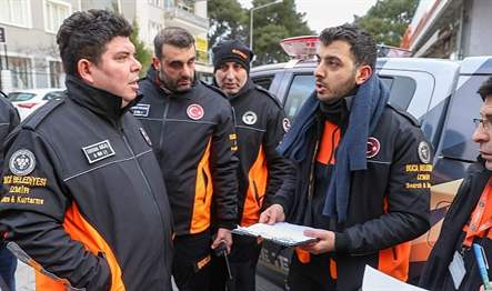 Buca Belediye Başkanı Erhan Kılıç, belediyenin arama kurtarma birimi BUCAKUT