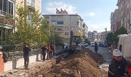 Edremit Belediyesi ekipleri kış mevsiminde sorun yaşanmaması için yağmur suyu
