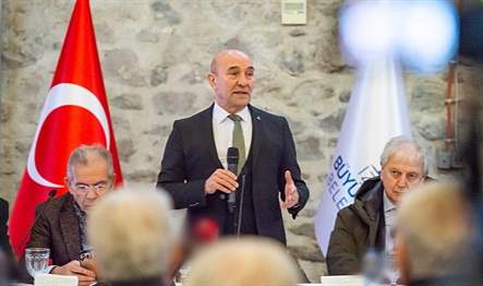 İzmir Büyükşehir Belediyesi, 10 ili etkileyen deprem felaketinin ardından tüm