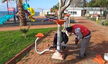 Edremit Belediyesi Park ve Bahçeler Müdürlüğü’ne bağlı ekipler kent genelinde