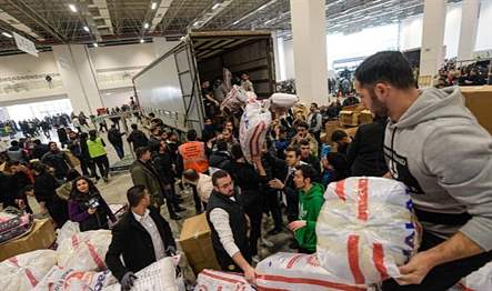 İzmir Büyükşehir Belediyesi ESHOT Genel Müdürlüğü, deprem bölgesine yardım ulaştırmak