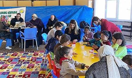 Şanlıurfa ve çevre illerden gelen depremzedelerin barınma ve iaşelerinin karşılandığı
