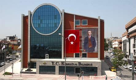 Karabağlar Belediyesi, bazı kişilerin sahte belgeler düzenleyerek ve belediyenin kurumsal