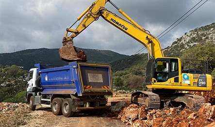 Antalya Büyükşehir Belediyesi, Kaş ilçesine bağlı Bayındır Mahallesi grup yolunda