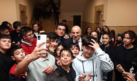 Keçiören Belediyesi tarafından ilçedeki Ufuktepe Ortaokulunun kütüphane ve laboratuvarının güçlendirilmesi