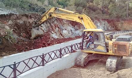 Kemer Belediyesi Fen İşleri Müdürlüğü’nün Kemer genelinde yaptığı alt ve