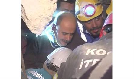 Kınık Polyak Maden Kurtarma ekibi Hatay Cumhuriyet mahallesinde 8 saat