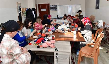 Mustafakemalpaşa Belediyesi, deprem bölgesinde mağdur olan çocuklar için geri dönüştürülen