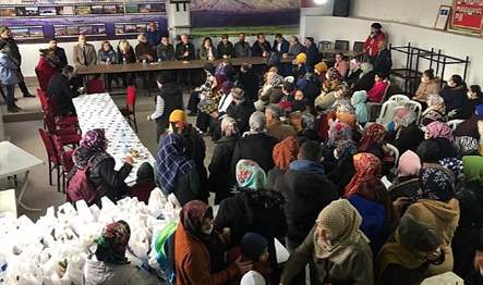 Narlıdere Belediyesi, okulların açılmasıyla ilkokul çağındaki çocuklara bir öğünlük beslenme
