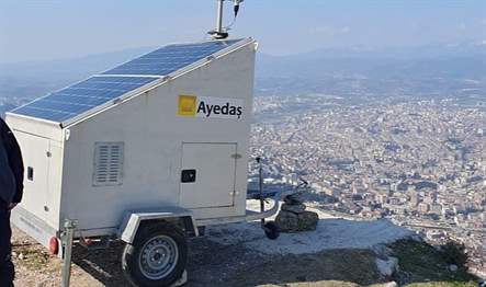 Yüksek noktalara kurulan ve güneş enerjisiyle çalışan 3 mobil kule