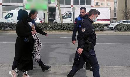 Çorlu'da zabıta ekipleri tarafından dilencilere yönelik yapılan denetimlerde kundağa sarılı