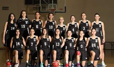 Çanakkale’de düzenlenen Kadınlar Bölgesel Basketbol Ligi Final Grubu karşılaşmalarında mücadele