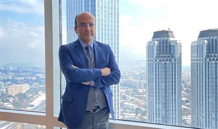 Tekfen çatısı altında yönetim kademelerinde üstlendiği görevleri başarıyla yerine getiren