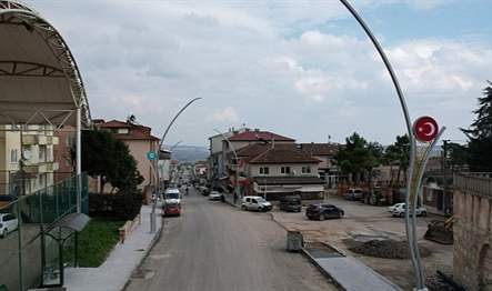 Büyükşehir, İzmit Akmeşe Mahallesi Menderes Caddesi’ni yeniledi