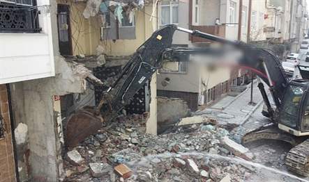 Bağcılar’da görüntüsüyle sosyal medyada çok konuşulan ve iki farklı bina