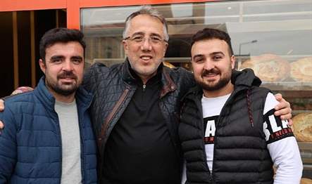 Esnaf ziyaretlerinde bulunan Nevşehir Belediye Başkanı Dr. Mehmet Savran, esnafların
