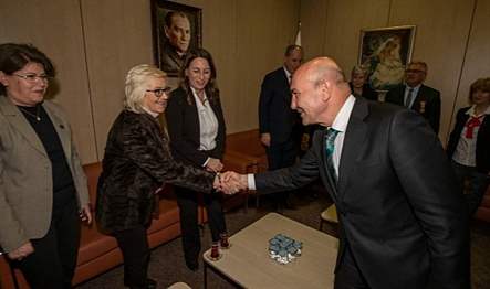 İzmir Büyükşehir Belediye Başkanı Tunç Soyer, 18 Mart Şehitleri Anma