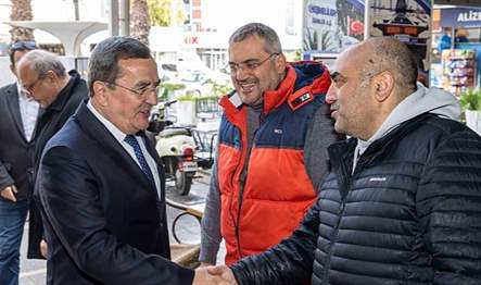 Konak Belediyesi’nin deprem bölgelerine gönderdiği gıda yardımlarını katkılarıyla çoğaltan Gıda