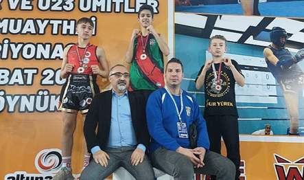 Bostanlıspor’un Türkiye Şampiyonu yıldız muaythai sporcusu Tarık Ziya Şenaras Avrupa