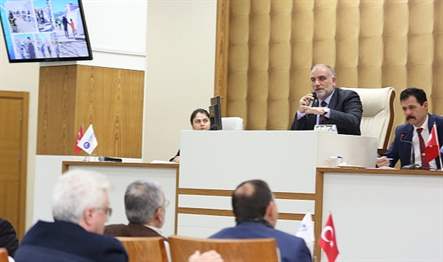 Canik Belediye Meclisi’nde depremlerde hayatını kaybeden vatandaşlar için saygı duruşunda