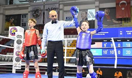 Canik Belediyespor Kulübü milli sporcuları Avrupa şampiyonu oldu.