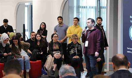 Derin teknoloji odaklı 10 girişimin sahneye çıktığı Cube Demoday'23 etkinliği,