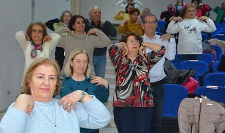 Ege 3. Yaş Üniversitesi bu dönemki eğitimlerinde 60 yaş üstü