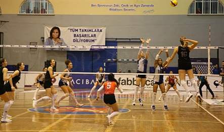 Sahasında Sarıyer Belediyespor’u misafir eden “Aydın’ın Sultanları” maçı farklı kazandı: