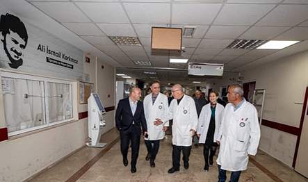 Kentin asırlık sağlık kuruluşu İzmir Büyükşehir Belediyesi Eşrefpaşa Hastanesi, acil
