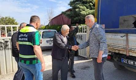 Deprem bölgesinde çalışmalarını sürdüren Gölcük Belediyesi ekipleri, Antakya ve Defne’deki