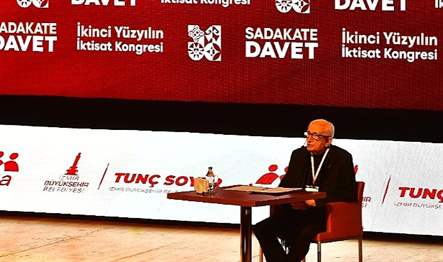İkinci Yüzyılın İktisat Kongresi’nde konuşan Atatürk araştırmacısı, yazar Hanri Benazus,